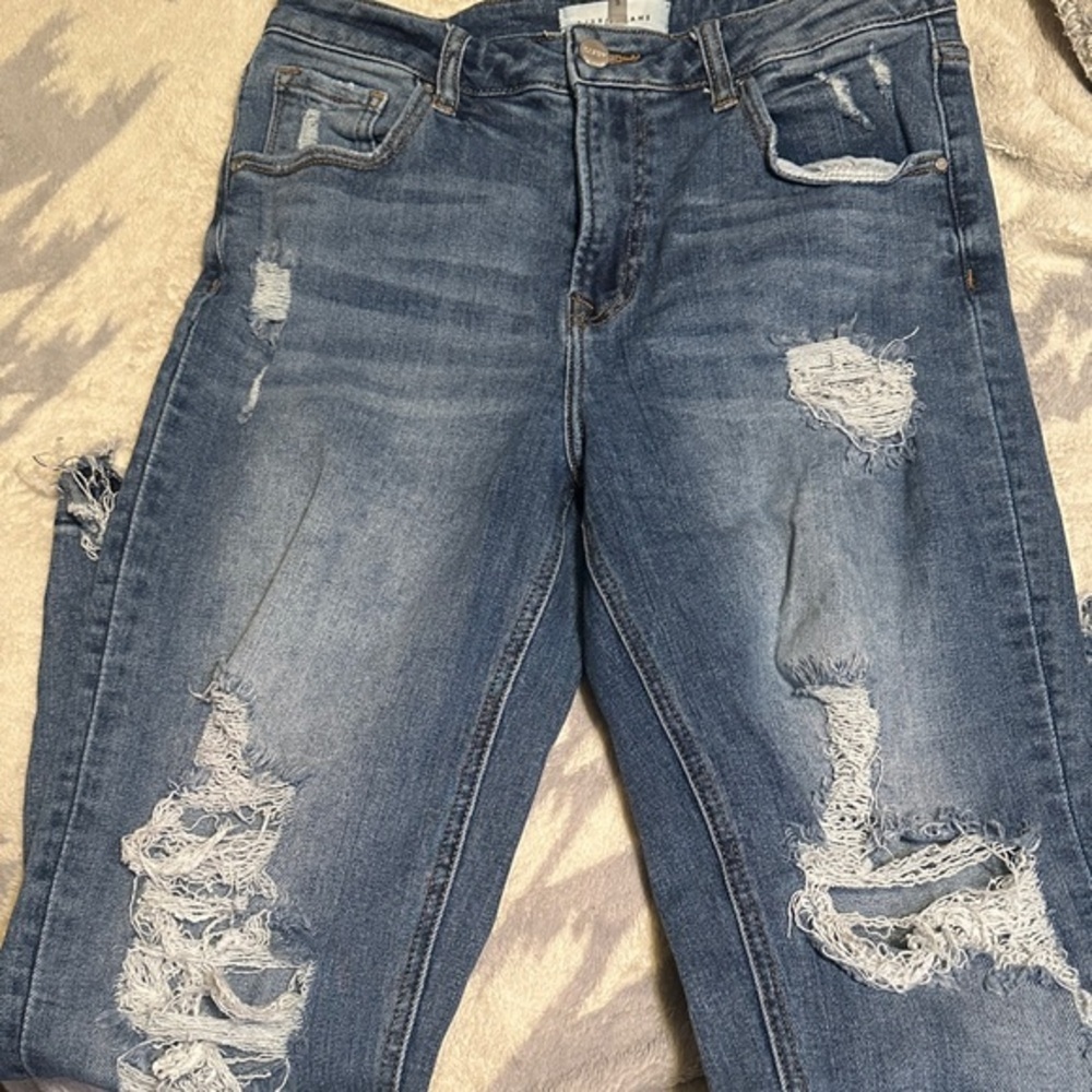 A79. Risen women’s Classic Distressed Straight Leg Jeans size 29
